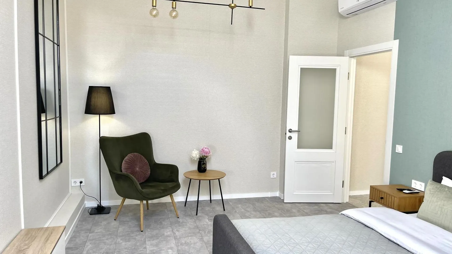 Lejlighed Modern Apartment, 5Mins To Rynok Square Lviv